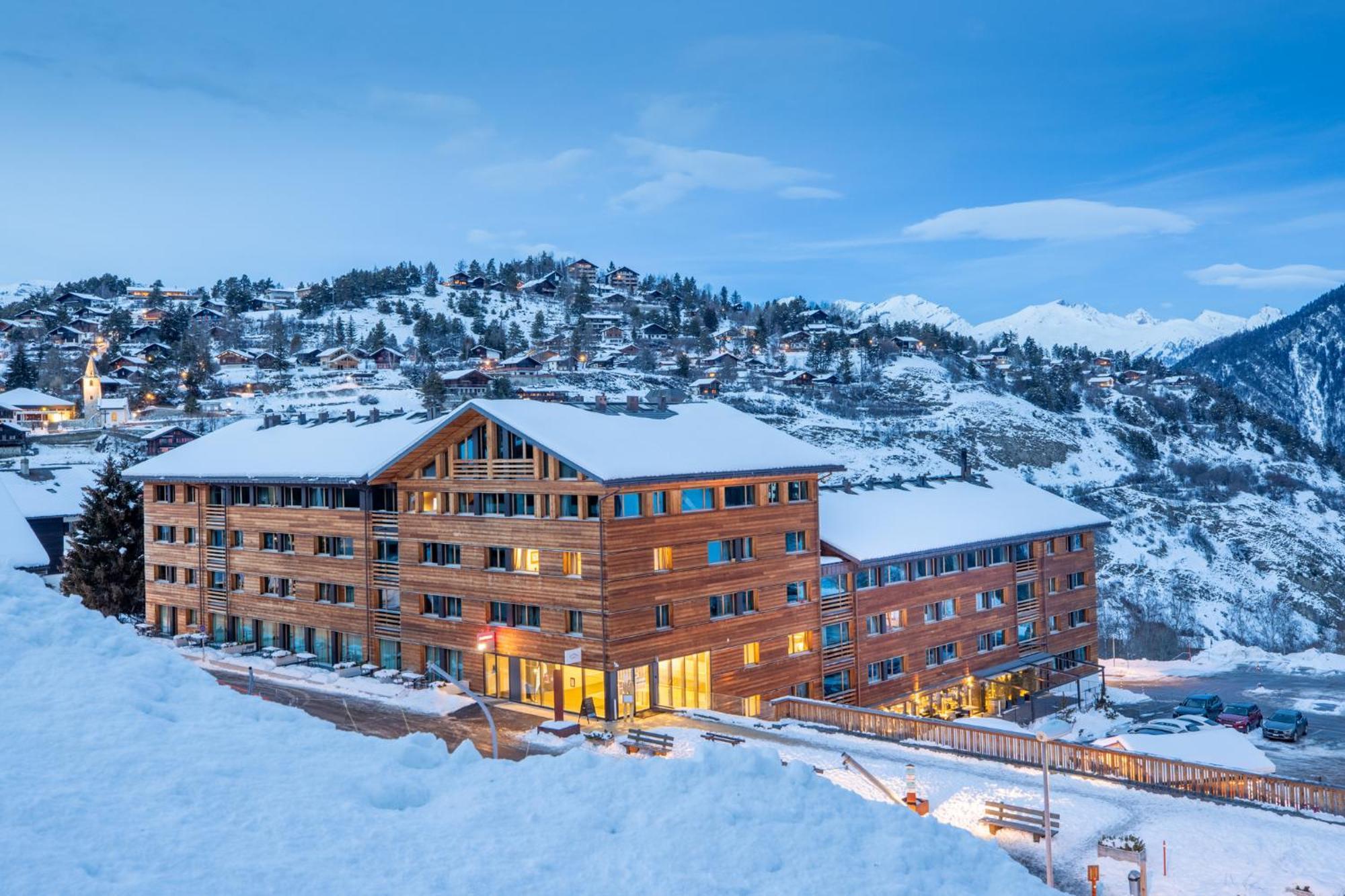 Swisspeak Resorts Vercorin Exterior photo